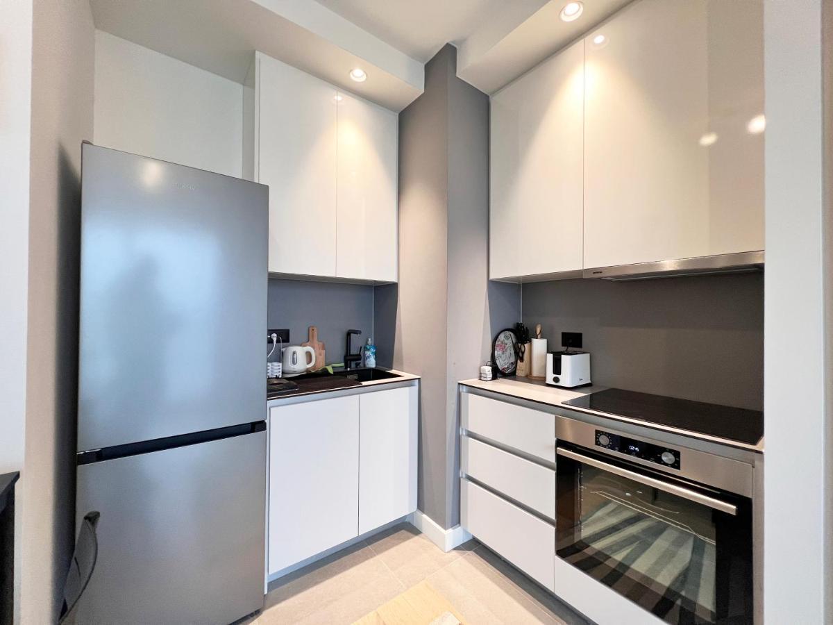 Waterfront Luxury Suites Belgrad Exteriör bild
