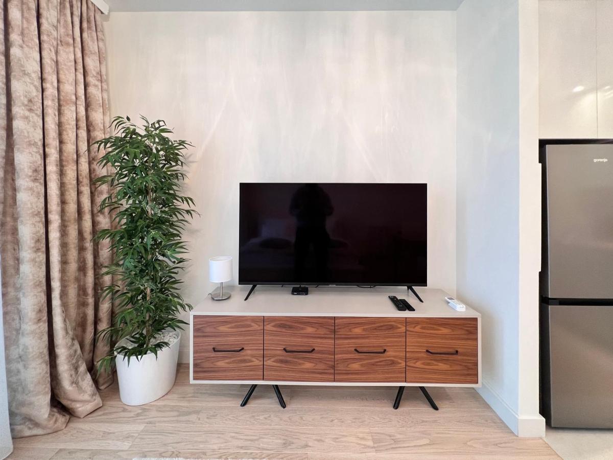 Waterfront Luxury Suites Belgrad Exteriör bild