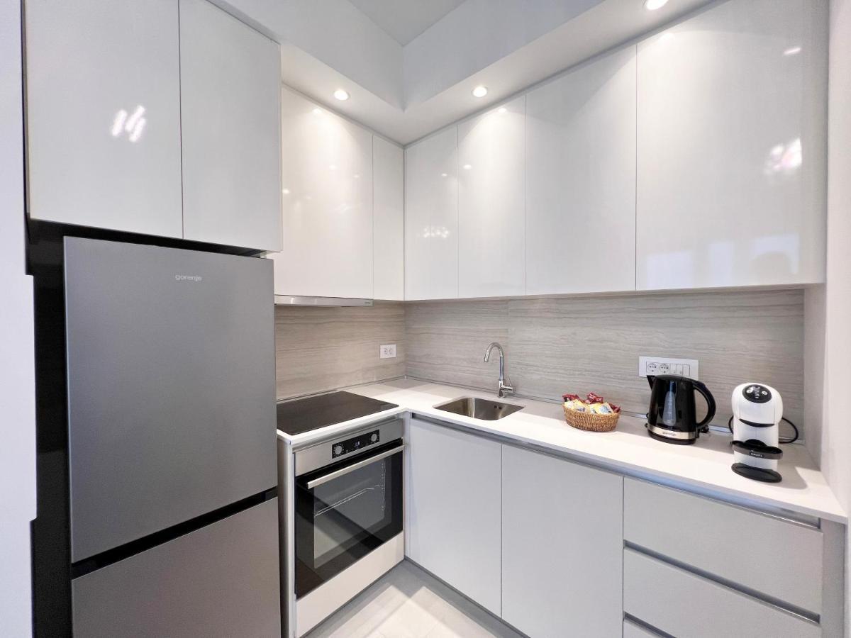 Waterfront Luxury Suites Belgrad Exteriör bild