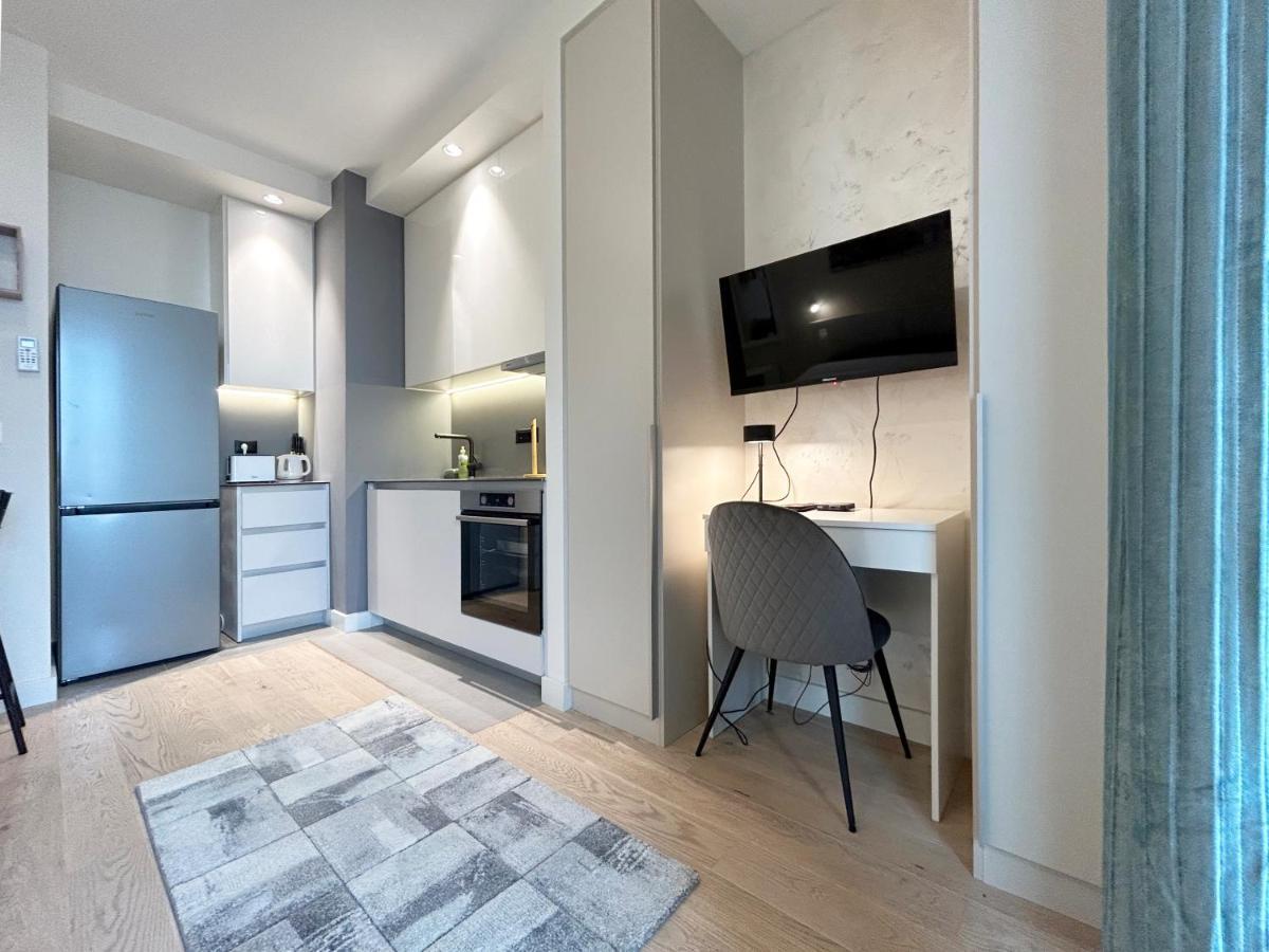 Waterfront Luxury Suites Belgrad Exteriör bild
