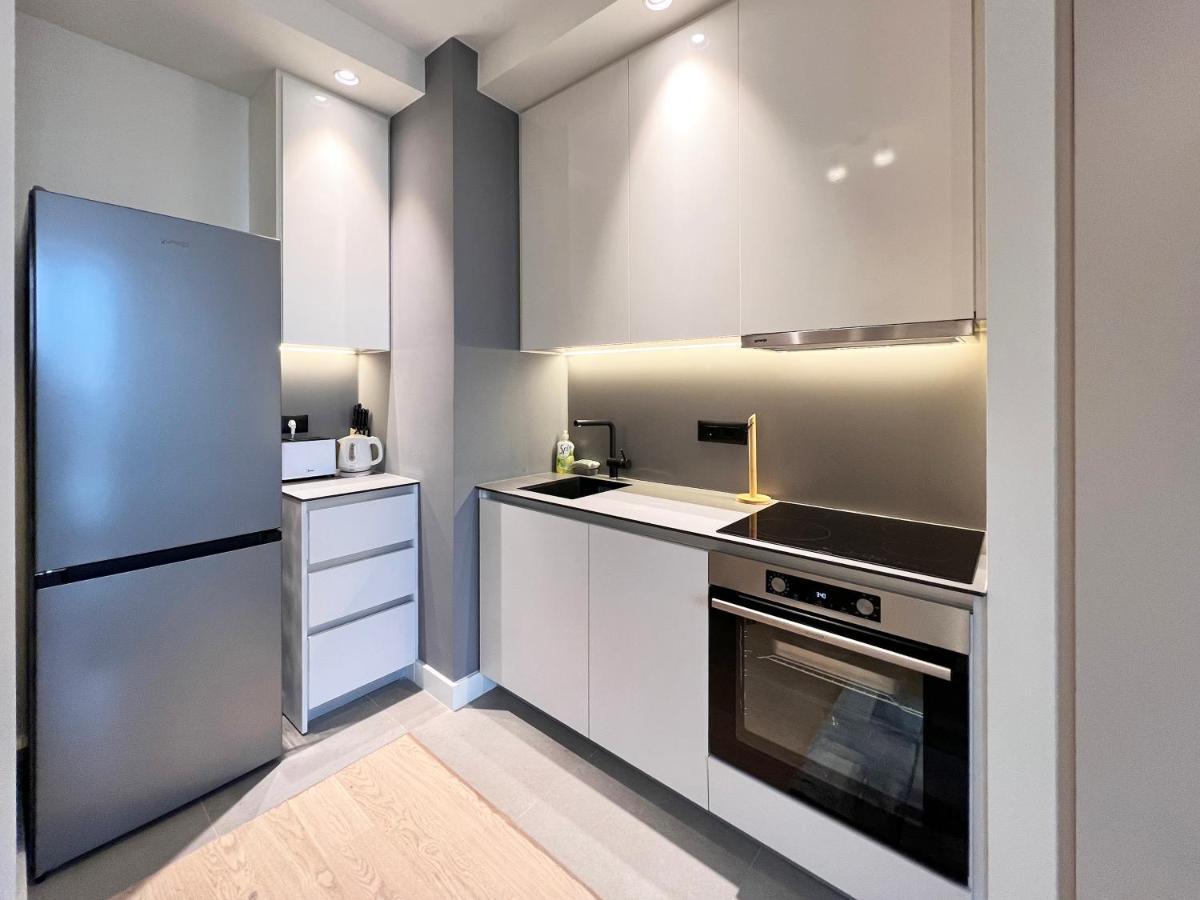 Waterfront Luxury Suites Belgrad Exteriör bild