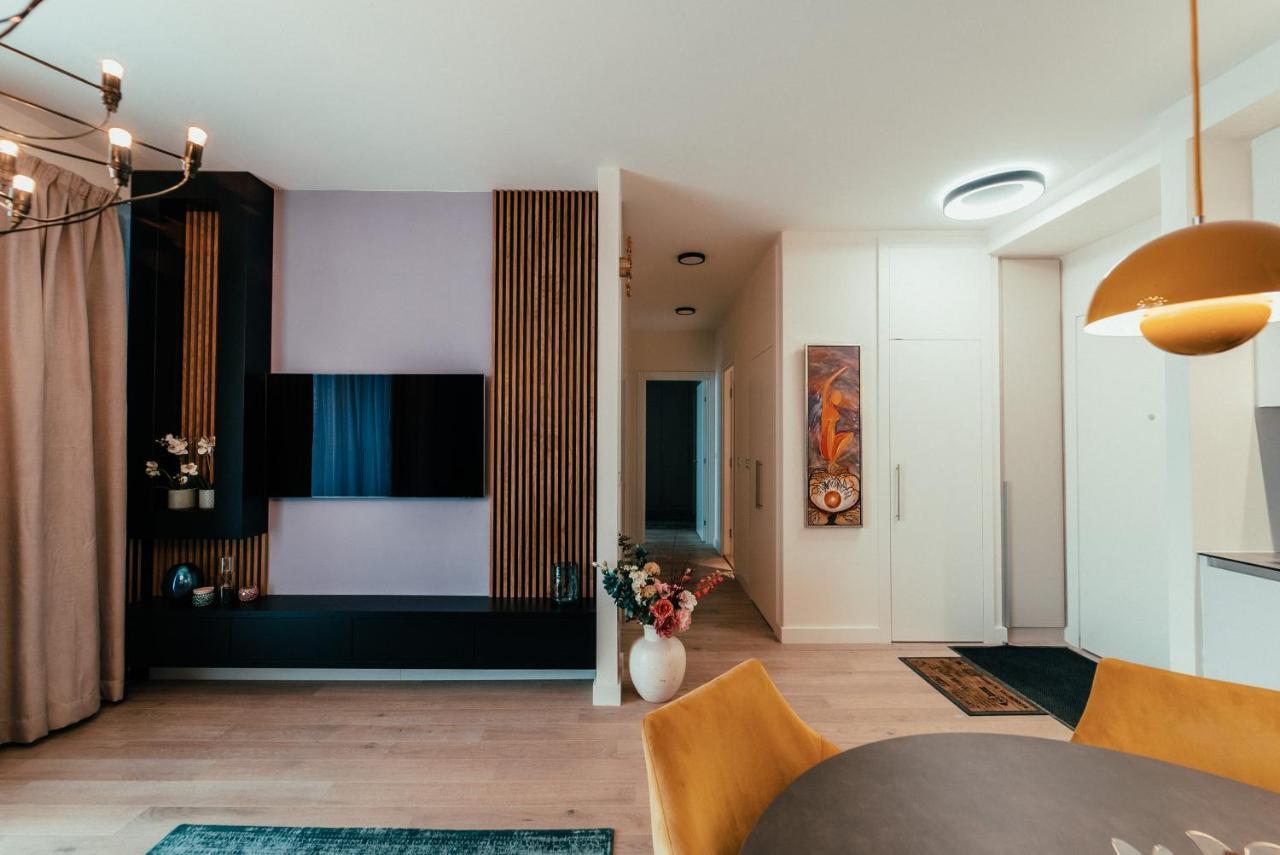 Waterfront Luxury Suites Belgrad Exteriör bild