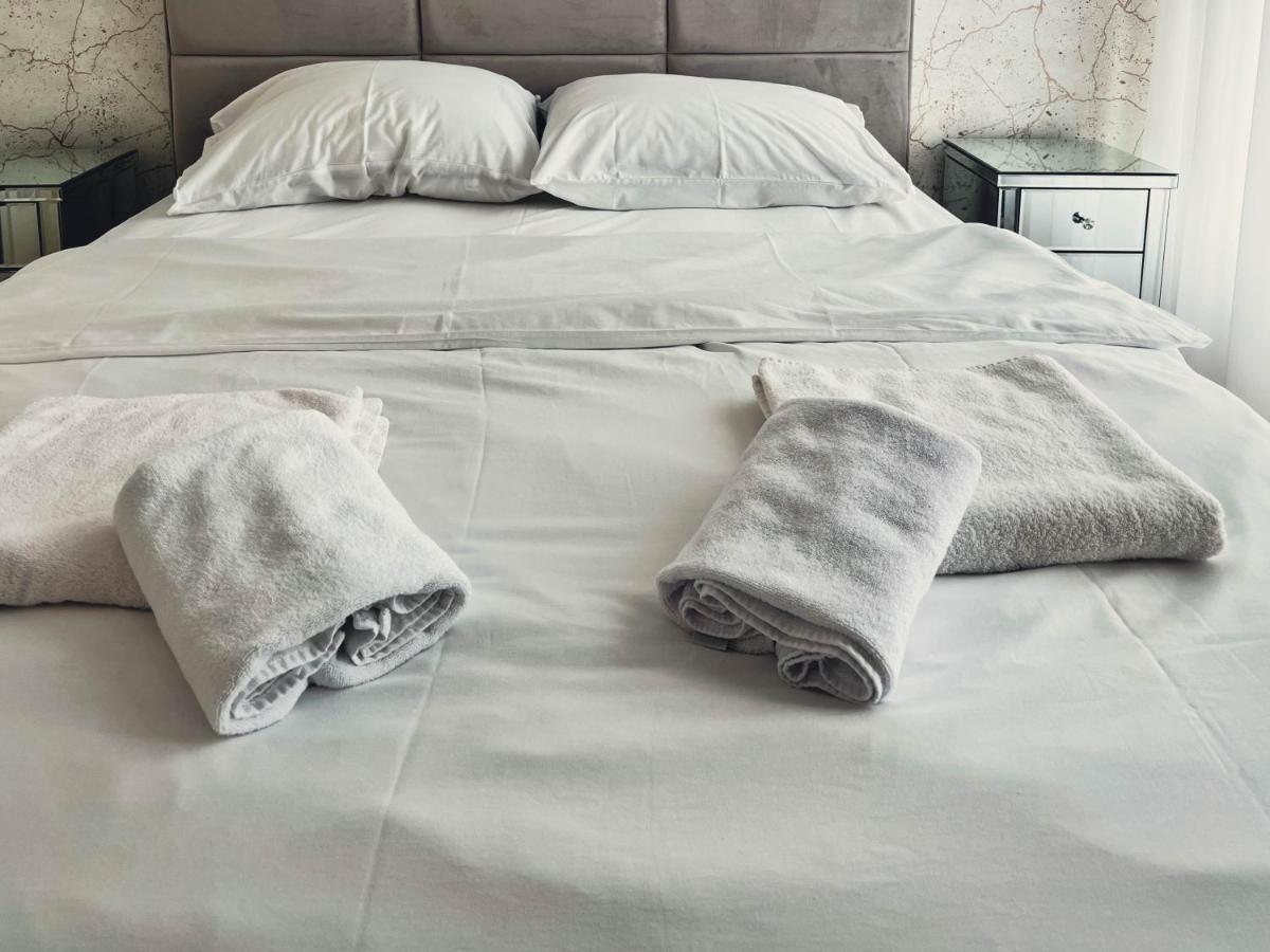 Waterfront Luxury Suites Belgrad Exteriör bild