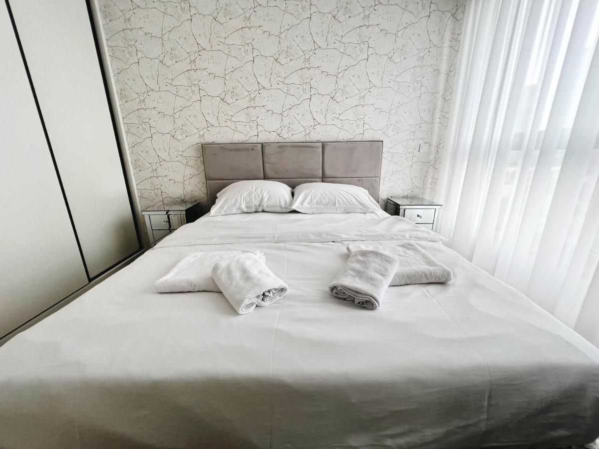 Waterfront Luxury Suites Belgrad Exteriör bild