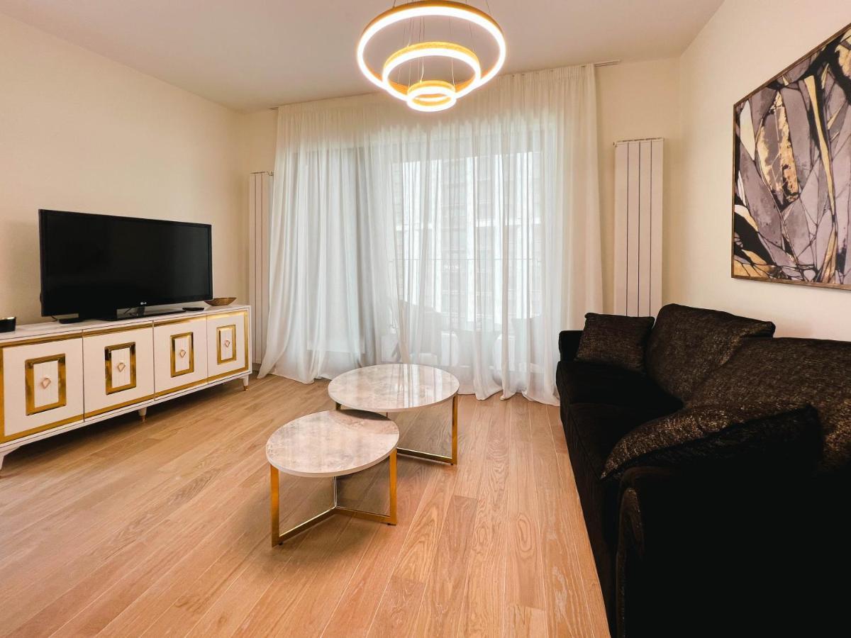 Waterfront Luxury Suites Belgrad Exteriör bild
